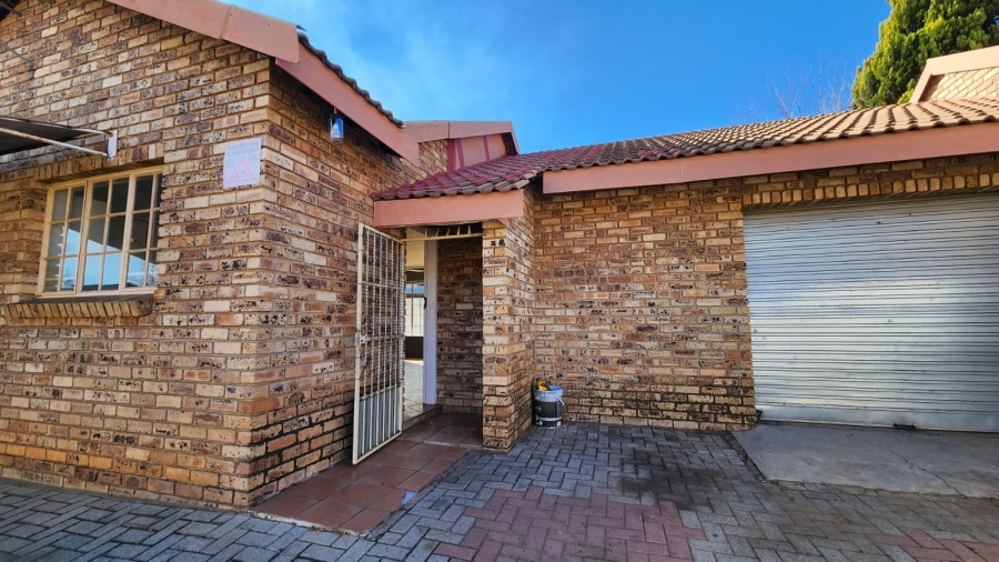 To Let 1 Bedroom Property for Rent in Die Bult North West